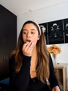 maliciaworld online show from October 2025 03:32:01 PM