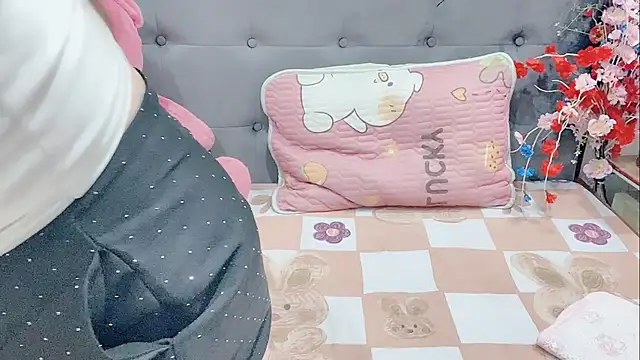 Funikio online show from November 2025 01:33:02 AM