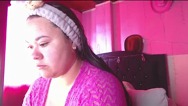 NikkiRous  online show from April 2026 01:49:01 PM