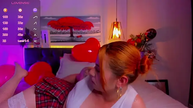 Snapshot of Dulce_charlottee chatting on February 2025 05:07:01 PM Dulce charlottee online show from February 2025 05:07:01 PM