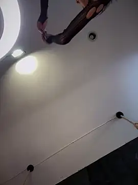 Ema azel online show from January 2025 01:43:01 PM