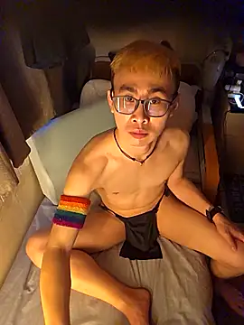 Moby Yik online show from April 2026 11:39:02 PM