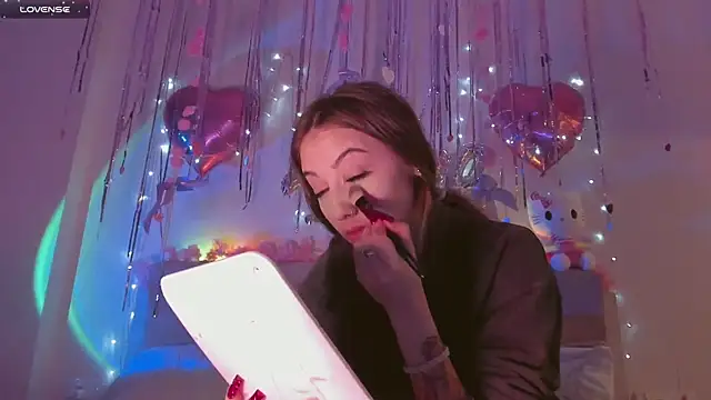 Snapshot of MelodyElf chatting on February 2025 04:53:01 PM MelodyElf online show from February 2025 04:53:01 PM