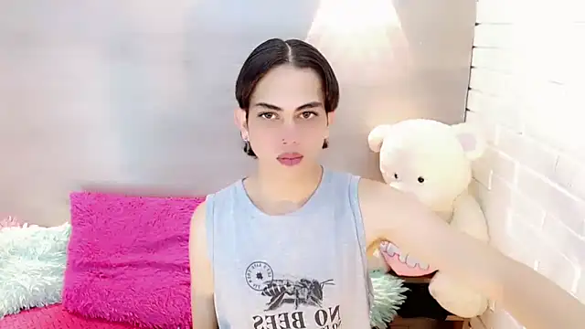 Daniela Pink  online show from September 2025 07:39:02 PM