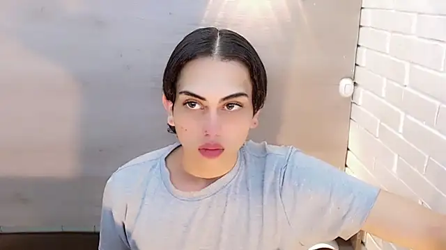 Daniela Pink  online show from October 2025 07:36:01 PM