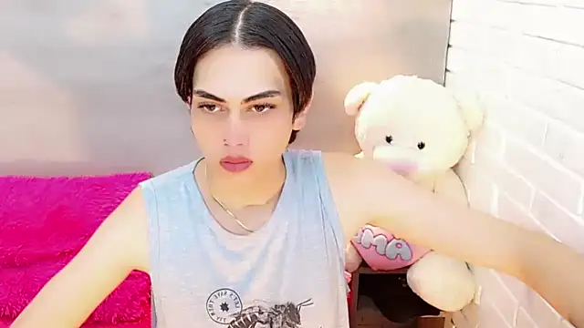 Daniela Pink  online show from October 2025 08:00:02 PM