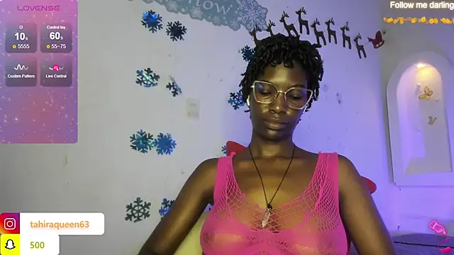 Snapshot of Tahira_21_ chatting on January 2025 11:18:02 PM Tahira 21 online show from January 2025 11:18:02 PM