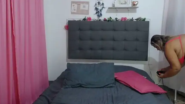 LenaDIaz online show from October 2025 11:58:01 PM