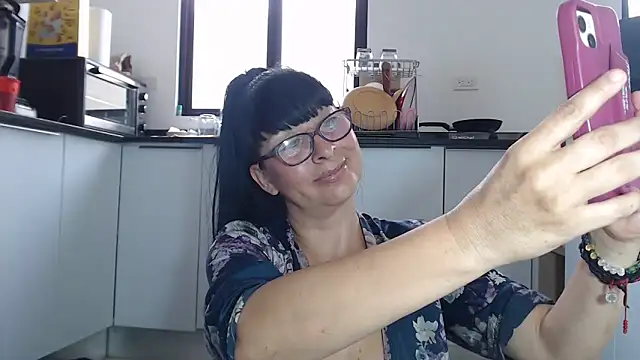 HellenLatin online show from May 2026 07:55:02 PM