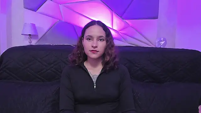 AnnyThompson  online show from December 2024 08:49:02 PM