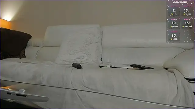 Snapshot of xqueenyasmine chatting on February 2025 05:49:02 AM xqueenyasmine online show from February 2025 05:49:02 AM