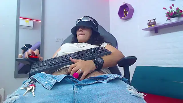 snowflake xxx online show from February 2025 01:15:01 AM