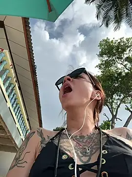 Snapshot of BabeRainbow chatting on January 2025 02:37:02 AM BabeRainbow online show from January 2025 02:37:02 AM