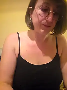 Snapshot of minierose chatting on November 2025 05:26:01 PM minierose online show from November 2025 05:26:01 PM