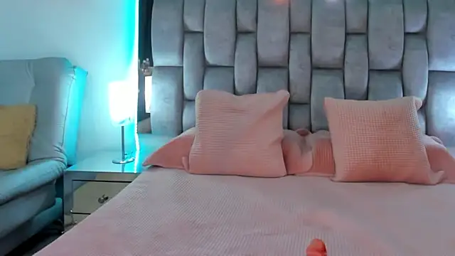 Snapshot of Abbye_blue01 chatting on December 2024 02:53:01 AM Abbye blue01 online show from December 2024 02:53:01 AM