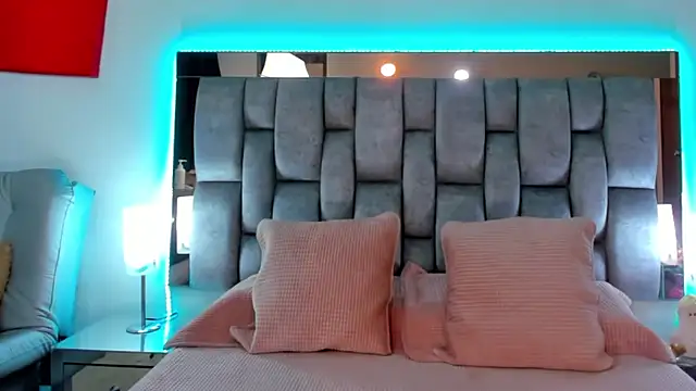 Snapshot of Abbye_blue01 chatting on December 2024 12:19:01 AM Abbye blue01 online show from December 2024 12:19:01 AM