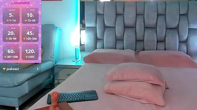 Snapshot of Abbye_blue01 chatting on January 2025 02:44:02 AM Abbye blue01 online show from January 2025 02:44:02 AM