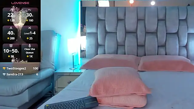 Snapshot of Abbye_blue01 chatting on February 2025 01:34:01 AM Abbye blue01 online show from February 2025 01:34:01 AM