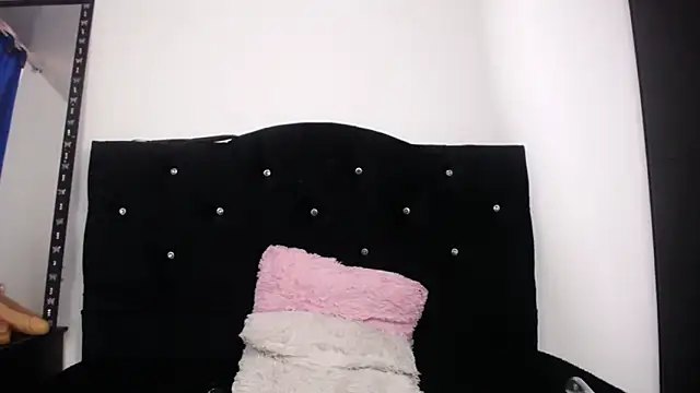 sweet skylove  online show from April 2026 09:52:01 PM