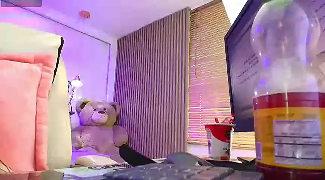 Silvana monroe online show from February 2025 04:31:01 PM