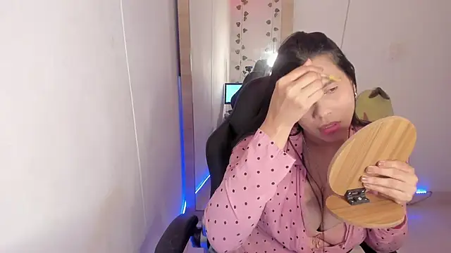 hellensexy online show from January 2025 10:02:01 PM