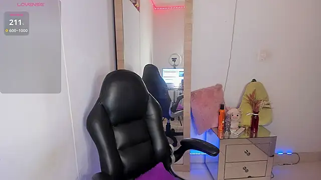 hellensexy online show from December 2025 09:54:01 PM