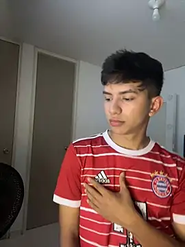 Snapshot of Leonarrrd_01 chatting on December 2024 02:52:01 AM Leonarrrd 01 online show from December 2024 02:52:01 AM