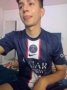 Snapshot of Leonarrrd_01 chatting on December 2024 03:05:02 AM Leonarrrd 01 online show from December 2024 03:05:02 AM