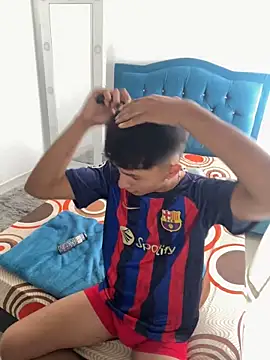 Snapshot of Leonarrrd_01 chatting on December 2024 04:40:01 PM Leonarrrd 01 online show from December 2024 04:40:01 PM