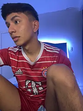 Snapshot of Leonarrrd_01 chatting on January 2025 01:55:01 AM Leonarrrd 01 online show from January 2025 01:55:01 AM