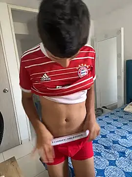 Snapshot of Leonarrrd_01 chatting on February 2025 06:24:01 PM Leonarrrd 01 online show from February 2025 06:24:01 PM