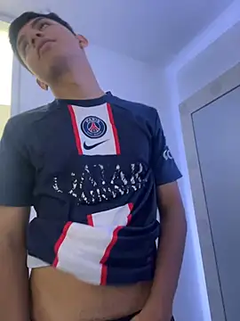 Snapshot of Leonarrrd_01 chatting on February 2025 03:19:01 AM Leonarrrd 01 online show from February 2025 03:19:01 AM