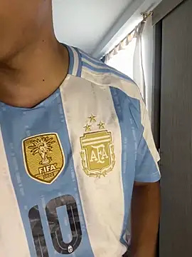 Snapshot of Leonarrrd_01 chatting on February 2025 06:08:02 PM Leonarrrd 01 online show from February 2025 06:08:02 PM