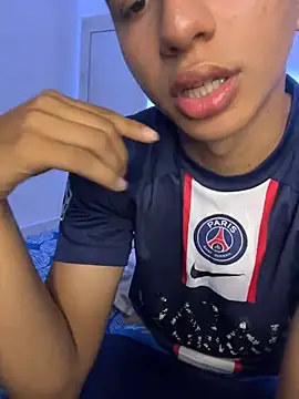 Snapshot of Leonarrrd_01 chatting on February 2025 03:12:01 AM Leonarrrd 01 online show from February 2025 03:12:01 AM