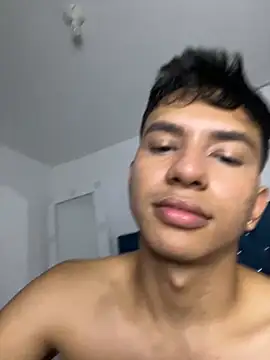 Snapshot of Leonarrrd_01 chatting on February 2025 07:22:01 AM Leonarrrd 01 online show from February 2025 07:22:01 AM