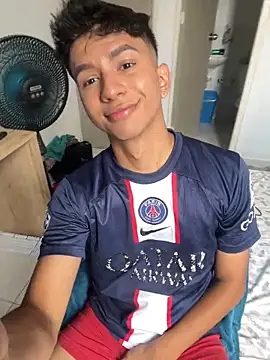 Snapshot of Leonarrrd_01 chatting on February 2025 07:07:01 PM Leonarrrd 01 online show from February 2025 07:07:01 PM