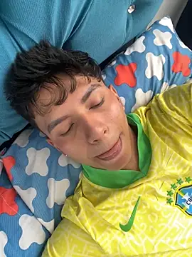 Snapshot of Leonarrrd_01 chatting on March 2025 06:23:02 PM Leonarrrd 01 online show from March 2025 06:23:02 PM