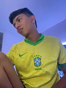 Snapshot of Leonarrrd_01 chatting on March 2025 12:07:01 AM Leonarrrd 01 online show from March 2025 12:07:01 AM