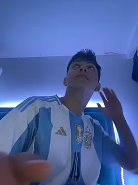 Snapshot of Leonarrrd_01 chatting on March 2025 02:08:01 AM Leonarrrd 01 online show from March 2025 02:08:01 AM