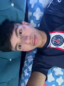 Snapshot of Leonarrrd_01 chatting on March 2025 01:42:02 AM Leonarrrd 01 online show from March 2025 01:42:02 AM