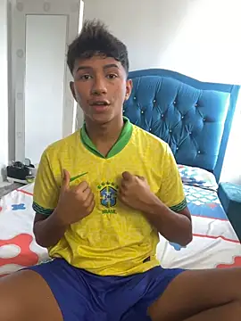 Snapshot of Leonarrrd_01 chatting on September 2025 08:23:01 PM Leonarrrd 01 online show from September 2025 08:23:01 PM