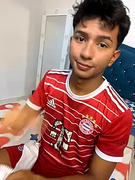 Snapshot of Leonarrrd_01 chatting on September 2025 12:36:02 AM Leonarrrd 01 online show from September 2025 12:36:02 AM