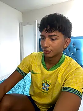 Snapshot of Leonarrrd_01 chatting on October 2025 08:19:02 PM Leonarrrd 01 online show from October 2025 08:19:02 PM