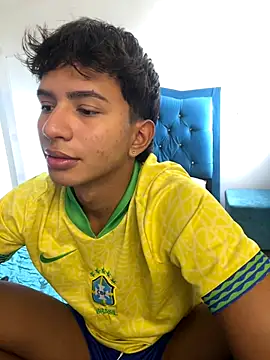 Snapshot of Leonarrrd_01 chatting on October 2025 09:04:02 PM Leonarrrd 01 online show from October 2025 09:04:02 PM