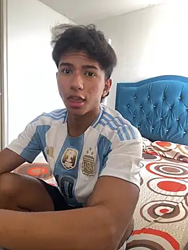 Snapshot of Leonarrrd_01 chatting on October 2025 03:14:02 PM Leonarrrd 01 online show from October 2025 03:14:02 PM