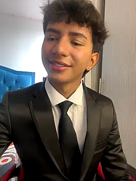 Snapshot of Leonarrrd_01 chatting on November 2025 09:39:01 PM Leonarrrd 01 online show from November 2025 09:39:01 PM