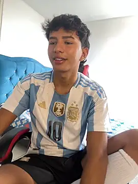 Snapshot of Leonarrrd_01 chatting on November 2025 07:37:01 PM Leonarrrd 01 online show from November 2025 07:37:01 PM