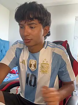 Snapshot of Leonarrrd_01 chatting on November 2025 07:57:01 PM Leonarrrd 01 online show from November 2025 07:57:01 PM