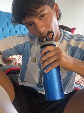 Snapshot of Leonarrrd_01 chatting on November 2025 09:04:01 PM Leonarrrd 01 online show from November 2025 09:04:01 PM