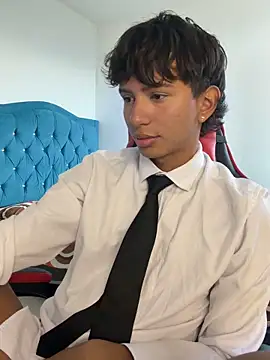 Snapshot of Leonarrrd_01 chatting on December 2025 09:53:01 PM Leonarrrd 01 online show from December 2025 09:53:01 PM